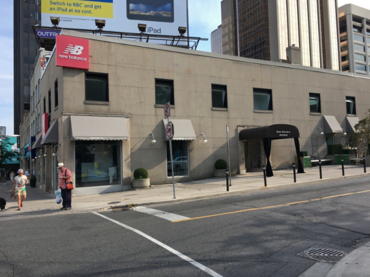 new balance store yonge and st clair