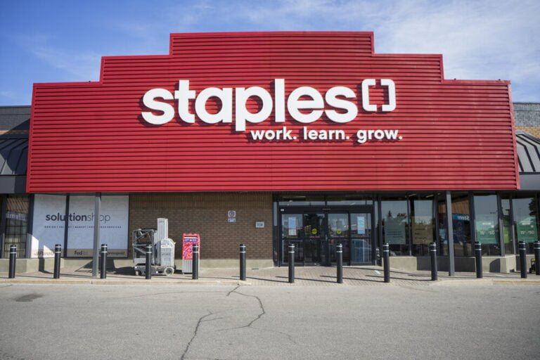Staples Canada Innovates with Contactless Curbside Pickup and Rexall  