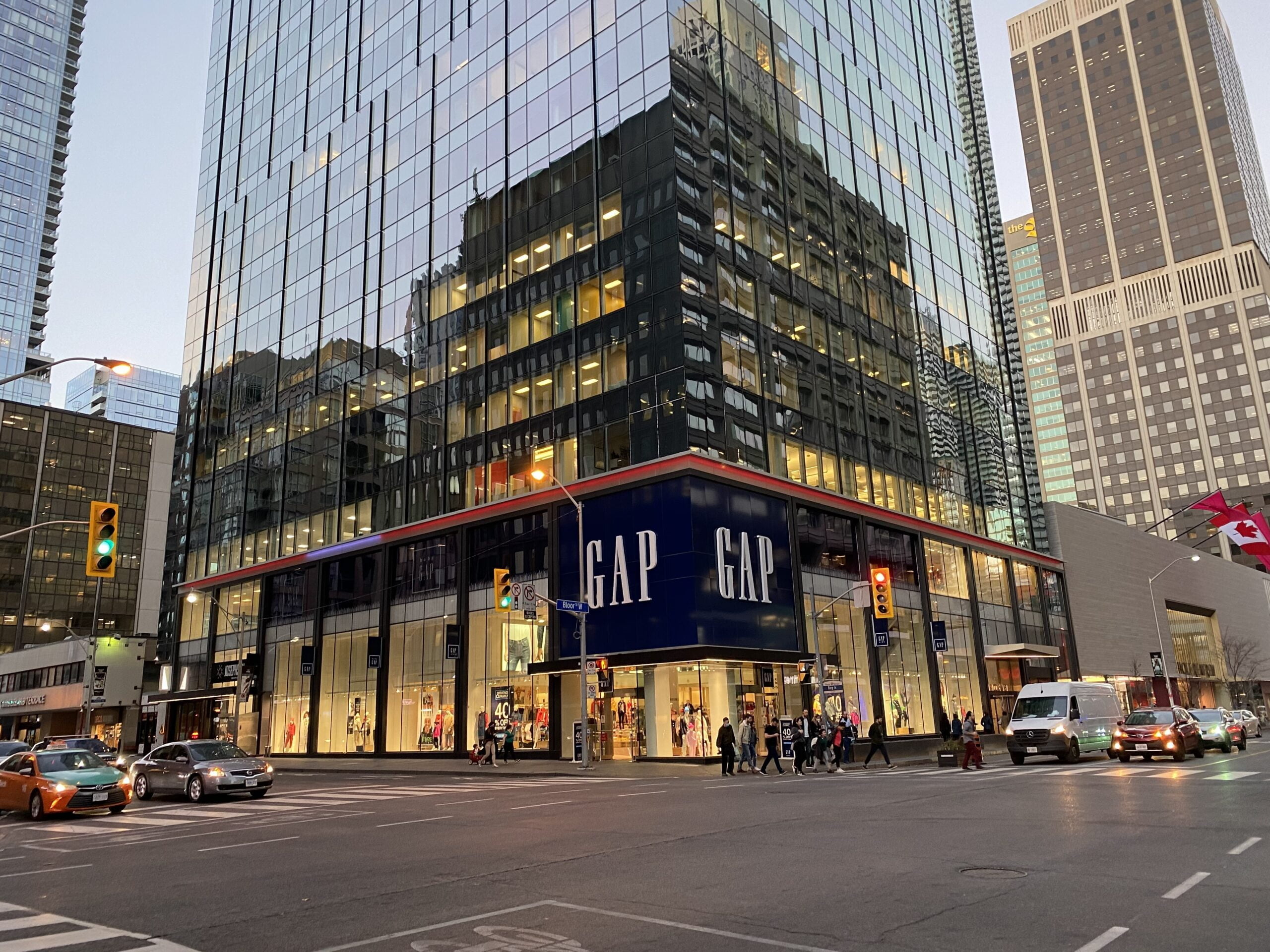 The Gap To Close Bloor Street Flagship Store In Toronto In January 21